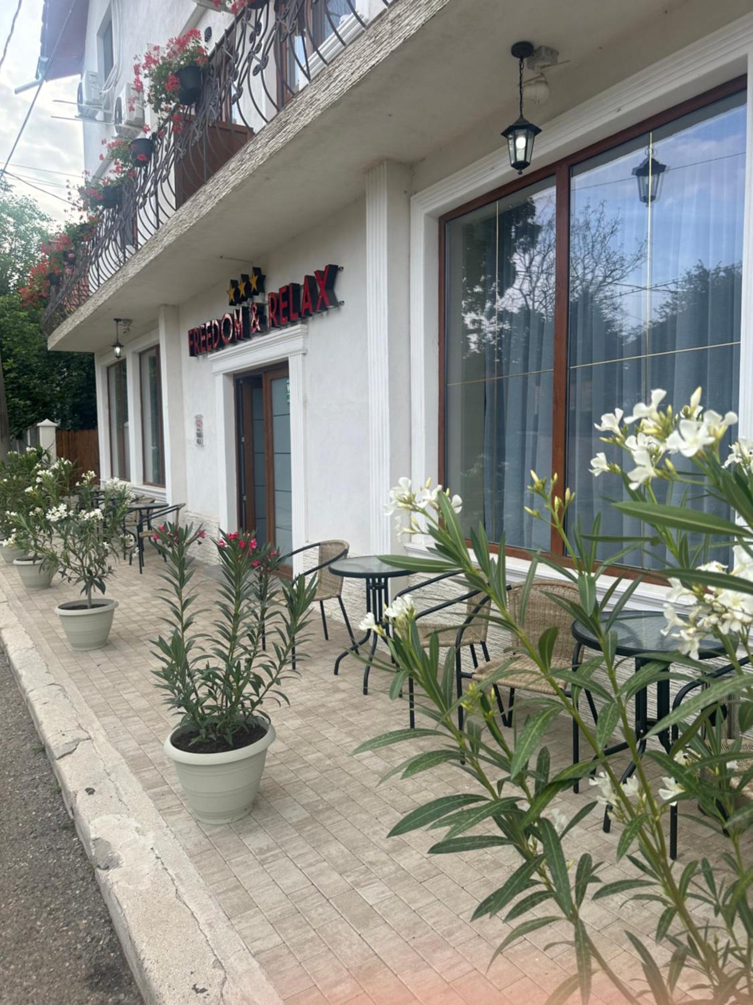 Freedom&Relax Hotel Buzau Exterior photo